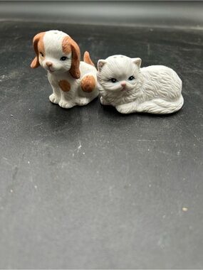 Ceramic Dog and Cat puppy and kitten Salt & Pepper Shaker Set